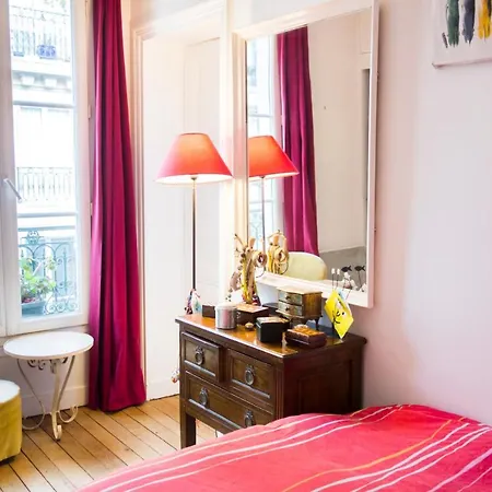 Hostnfly - Beautiful Near The Arc De Triomphe *